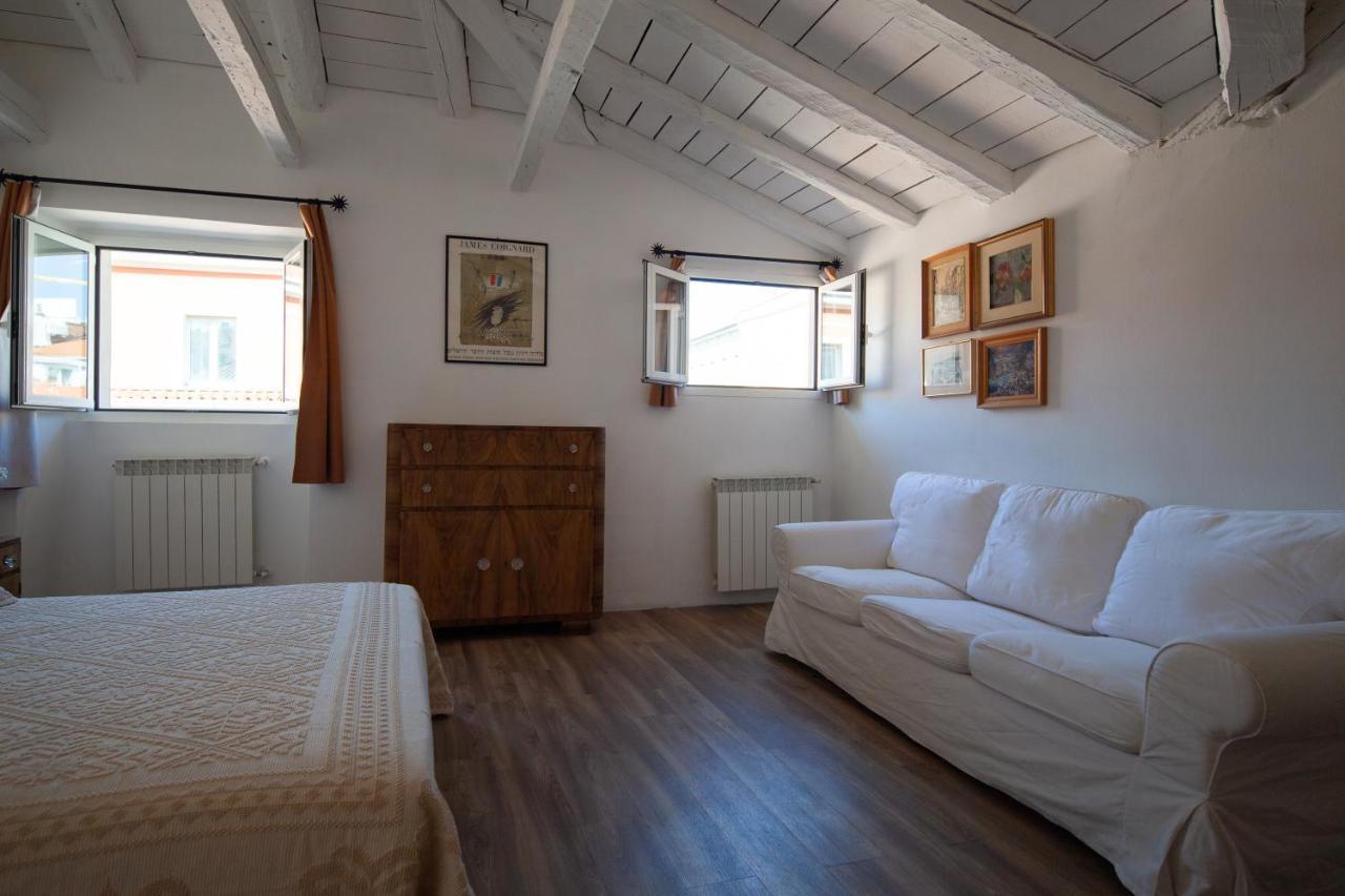 Serravallo'S Apartments Big Trieste Extérieur photo