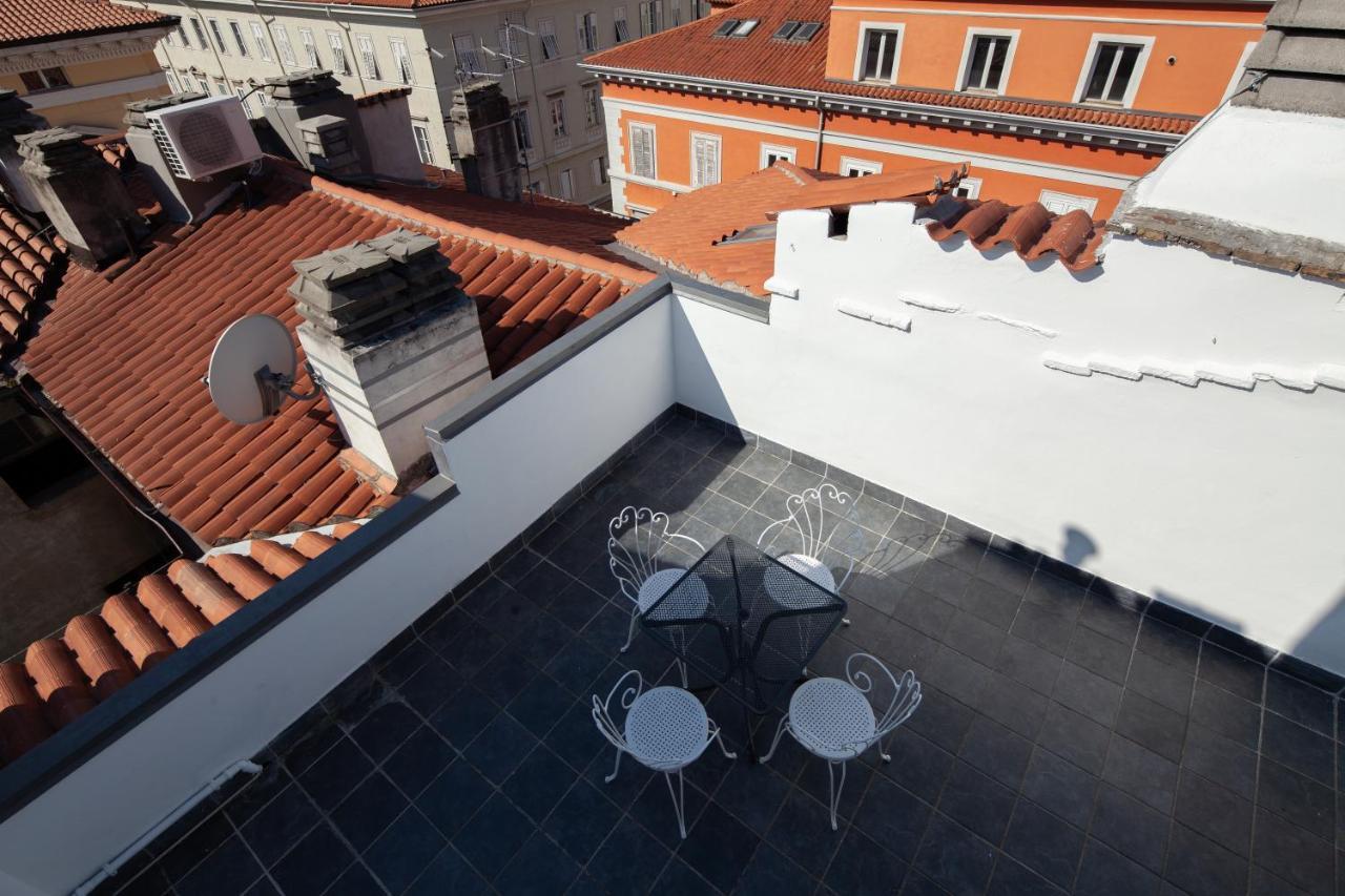 Serravallo'S Apartments Big Trieste Extérieur photo